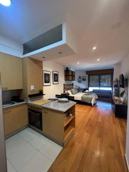Central Suites Poli Sanz Vigo Exteriör bild